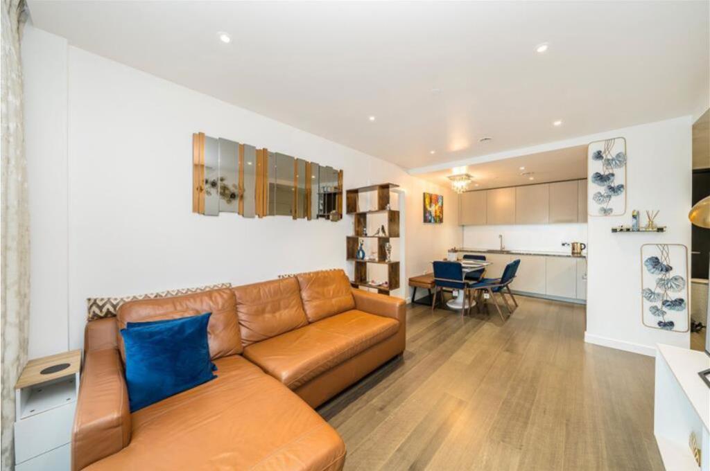 2 Bedroom Apartment to Rent in Greenwich, London, SE10 0BY