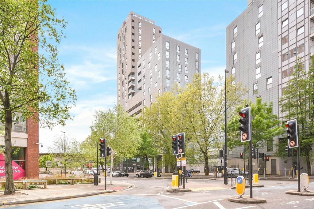 1 Bedroom Flat to Rent in Blackwall Way, E14 9EL