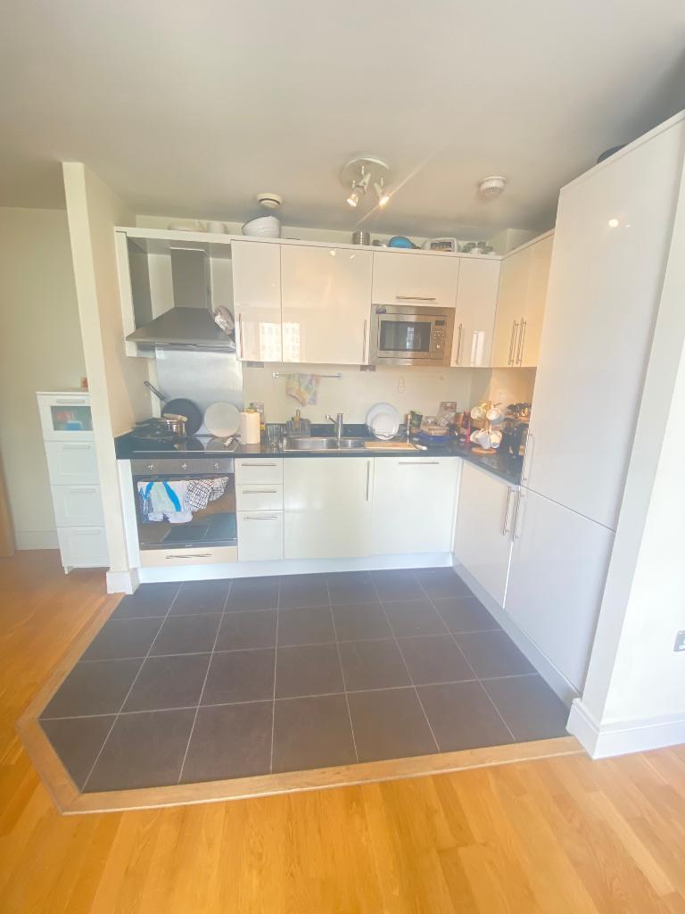 1 Bedroom Flat to Rent in Blackwall Way, E14 9EL