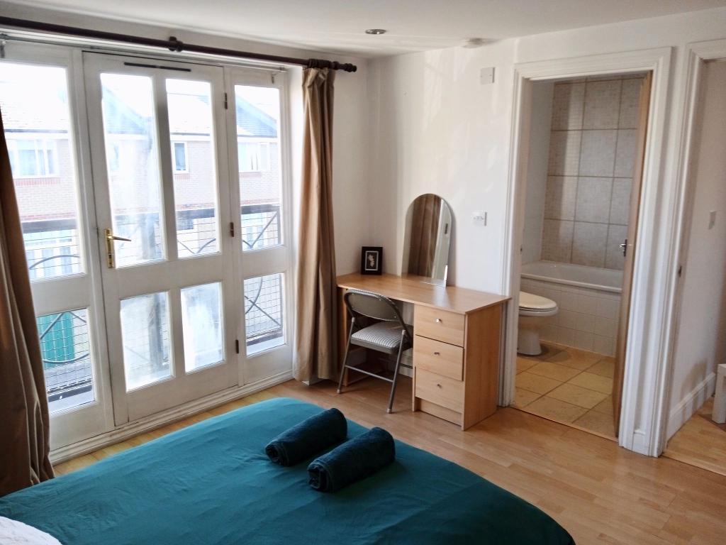 4 Bedroom Terraced to Rent in London, SE16 7UX