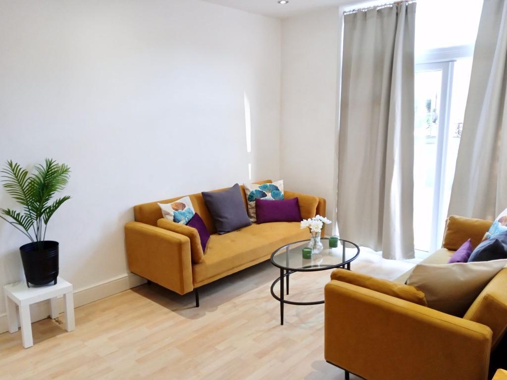 4 Bedroom Terraced to Rent in London, SE16 7UX