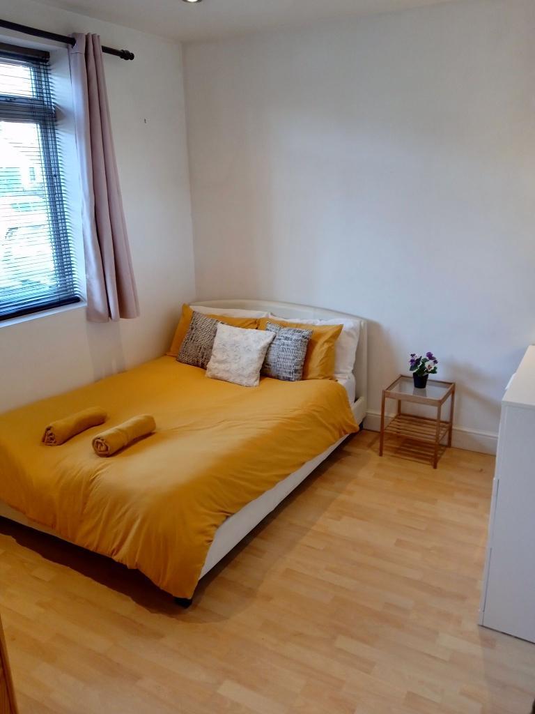 4 Bedroom Terraced to Rent in London, SE16 7UX