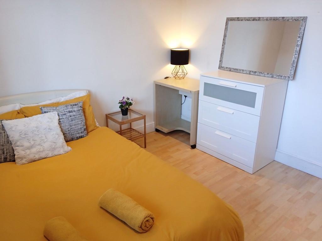 4 Bedroom Terraced to Rent in London, SE16 7UX