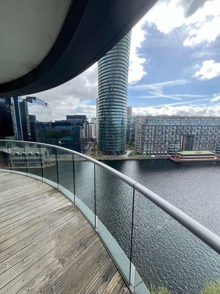 2 Bedroom Apartment to Rent in South Quay, Canary Wharf, E14 9HW