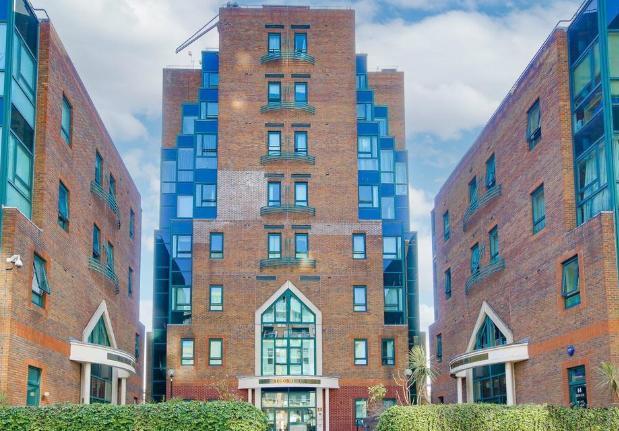 1 Bedroom Flat to Rent in Canary Wharf, E14 9QD
