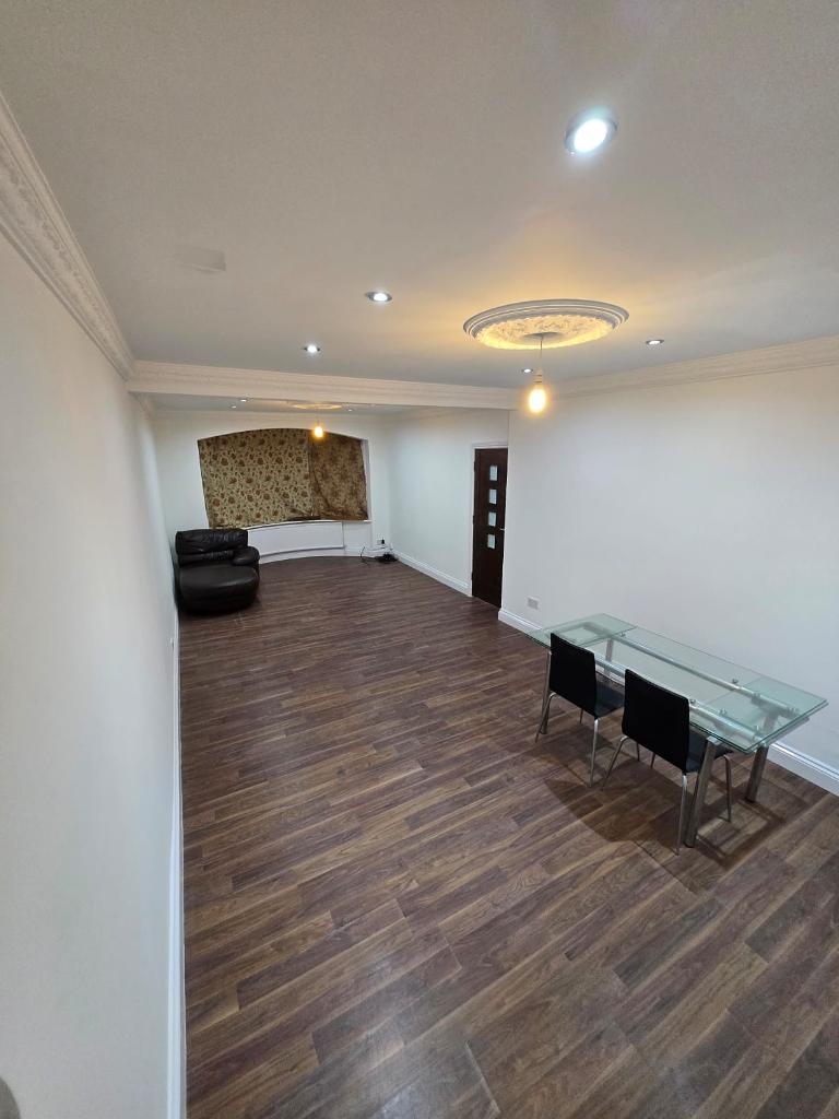3 Bedroom Detached to Rent in Ilford, IG3 9DB