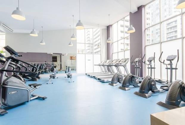 2 Bedroom Apartment for Sale in Canary Wharf, South Quay, E14 8JX