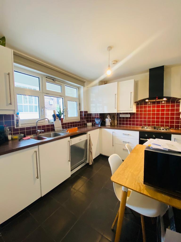 3 Bedroom Maisonette to Rent in Shadwell, Wapping, E1 0AL