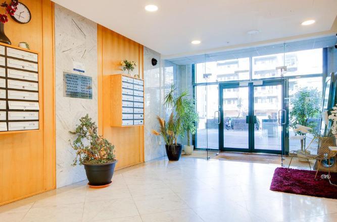 1 Bedroom Flat to Rent in Limeharbour, Crossharbour, Canary Wharf, E14 9QD
