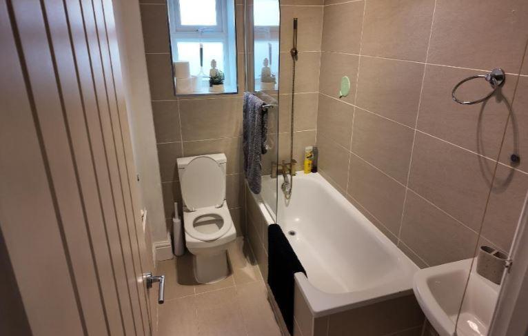 2 Bedroom Flat to Rent in Palmers Green, N13 4UN