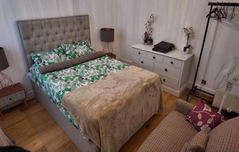 2 Bedroom Flat to Rent in Palmers Green, N13 4UN