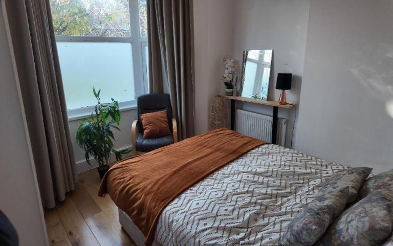2 Bedroom Flat to Rent in Palmers Green, N13 4UN