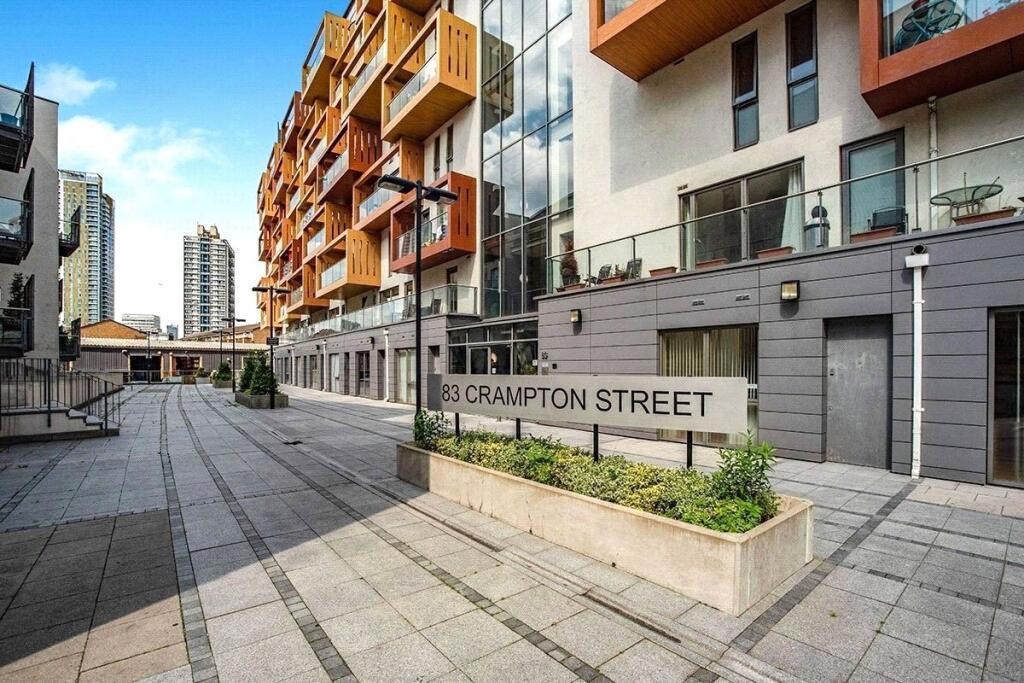 2 Bedroom Flat for Sale in Elephant & Castle, SE17 3BT