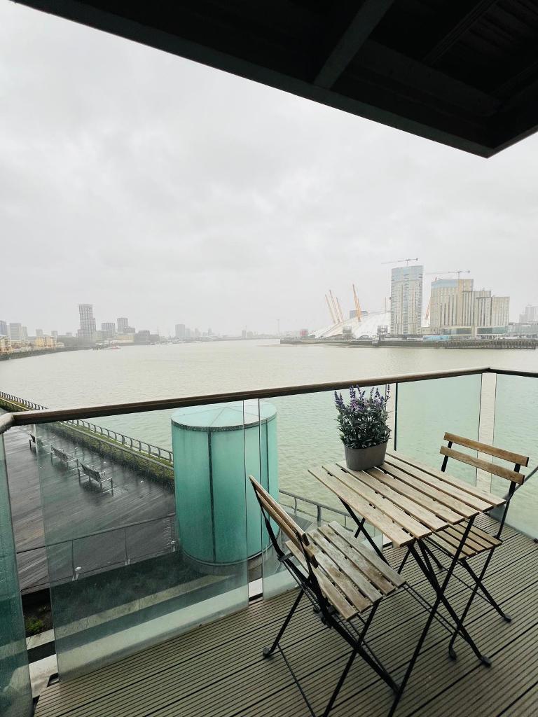 1 Bedroom Flat to Rent in Blackwall, Canary Wharf, E14 9PA