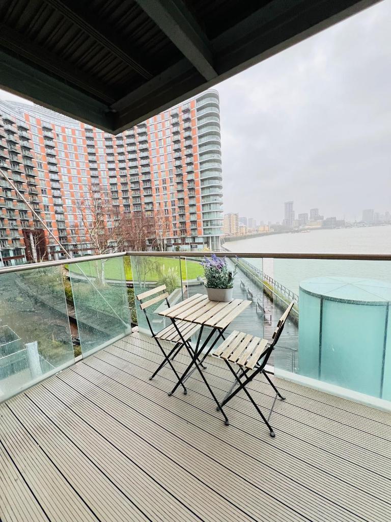 1 Bedroom Flat to Rent in Blackwall, Canary Wharf, E14 9PA