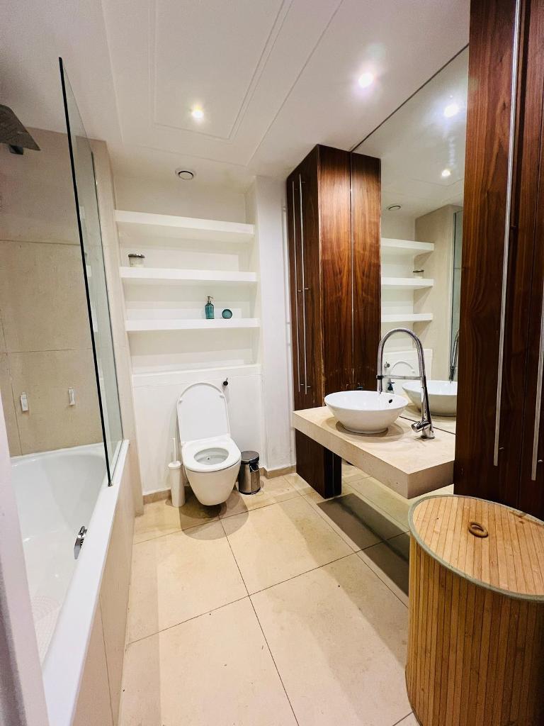 1 Bedroom Flat to Rent in Blackwall, Canary Wharf, E14 9PA