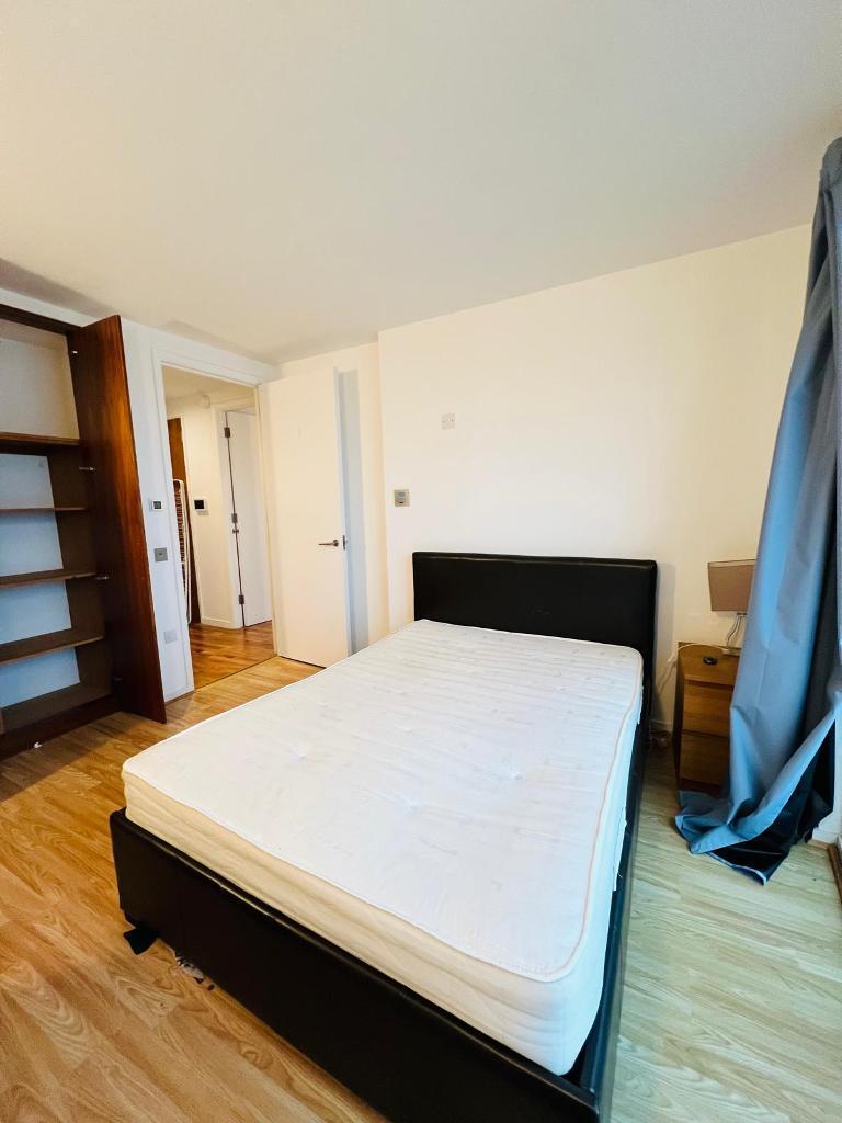 1 Bedroom Flat to Rent in Blackwall, Canary Wharf, E14 9PA