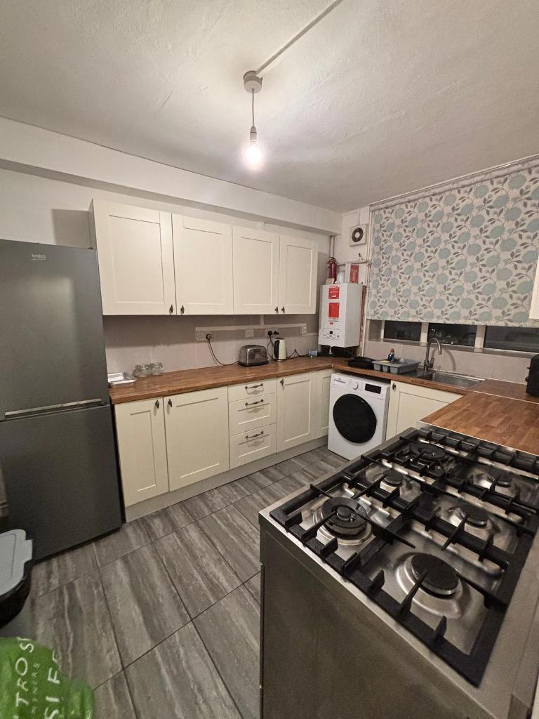 5 Bedroom Flat to Rent in Whitechapel, Bethnal Green,Shoreditch, E1 5BH