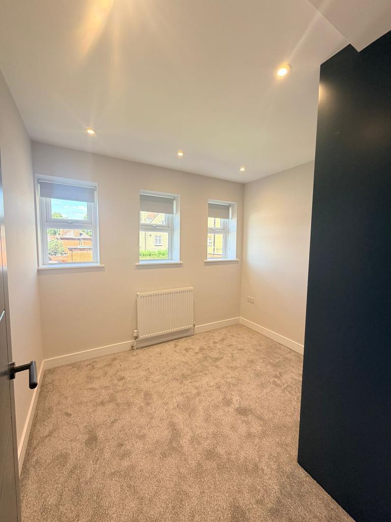 2 Bedroom Flat to Rent in Beckenham, BR3 5JE