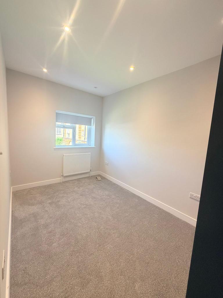 2 Bedroom Flat to Rent in Beckenham, BR3 5JE