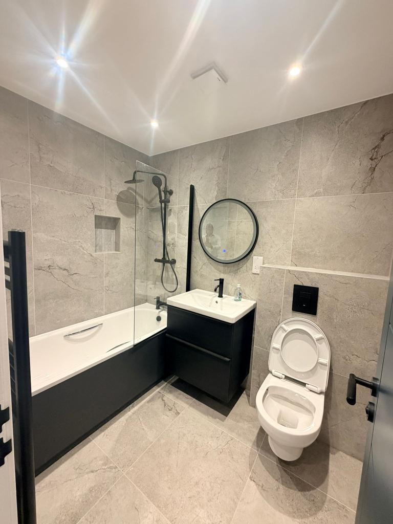 2 Bedroom Flat to Rent in Beckenham, BR3 5JE