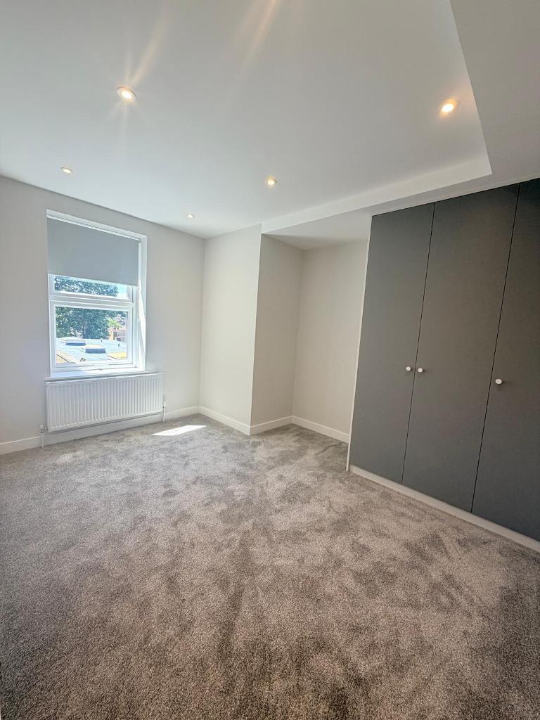 2 Bedroom Flat to Rent in Beckenham, BR3 5JE