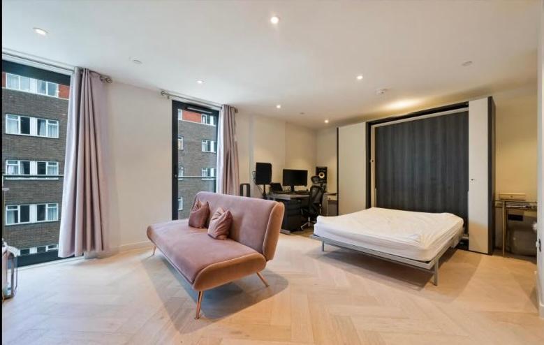 Studio to Rent in Tower Hill, Aldgate, E1 8QU
