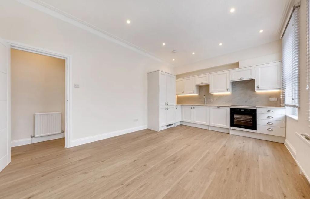 2 Bedroom Flat to Rent in London, BR3 3PS
