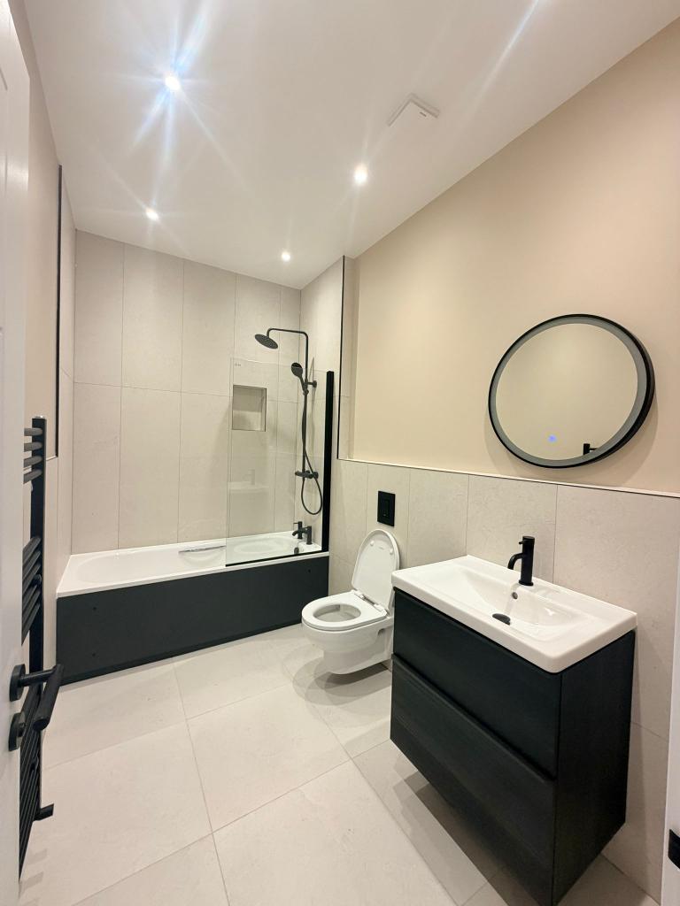 2 Bedroom Flat to Rent in London, BR3 5JE