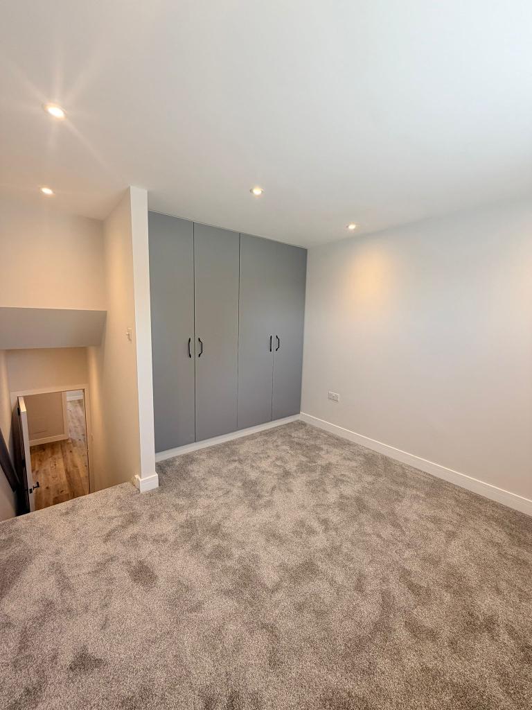 2 Bedroom Flat to Rent in London, BR3 5JE