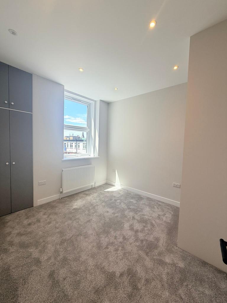 2 Bedroom Flat to Rent in London, BR3 5JE