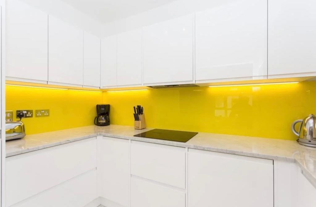 2 Bedroom Apartment to Rent in Farringdon, London, EC1A 7ES