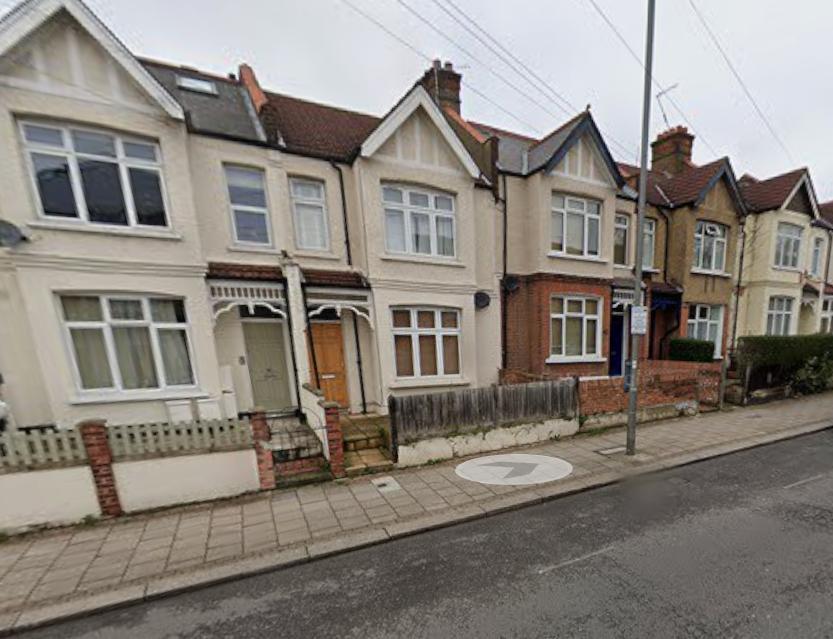 5 Bedroom End Terraced to Rent in Tooting, SW17 9PR