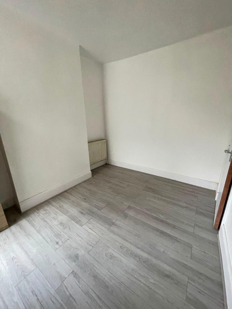 3 Bedroom End Terraced to Rent in Aldersbrook Manor Park, Ilford, E12 5LE