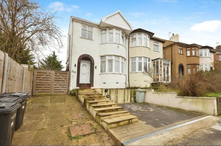 3 Bedroom Semi-Detached to Rent in London, IG5 0QF