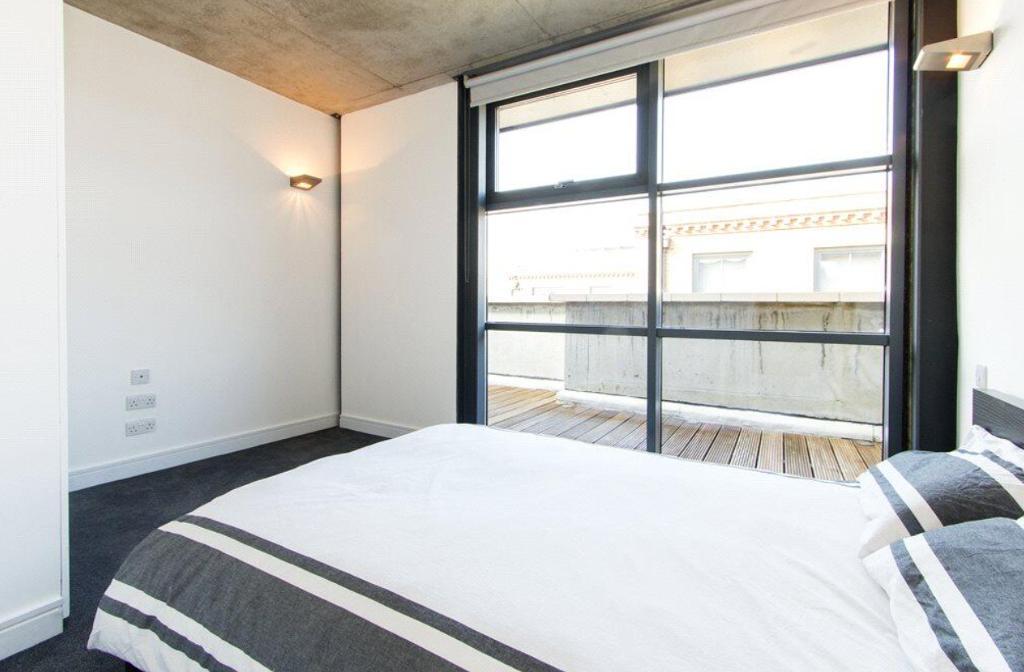2 Bedroom Apartment to Rent in London, EC2A 3PR