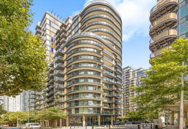 Studio to Rent in South Quay, Canary Wharf, E14 9HW