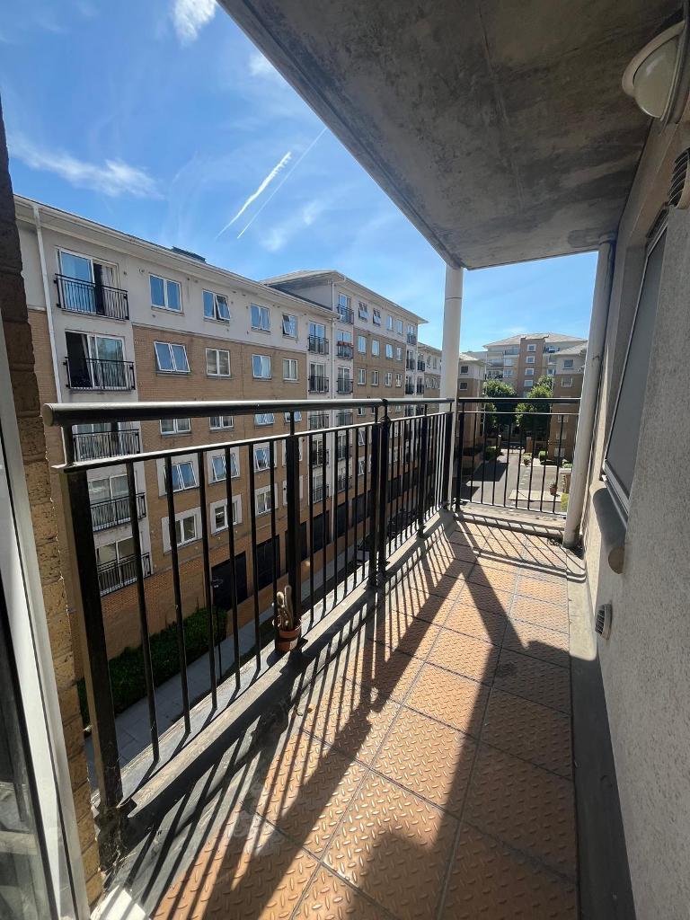 2 Bedroom Flat to Rent in East India Quay, E14 2DQ