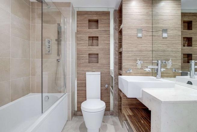 2 Bedroom Flat for Sale in Crossharbour, South Quay, E14 9LS