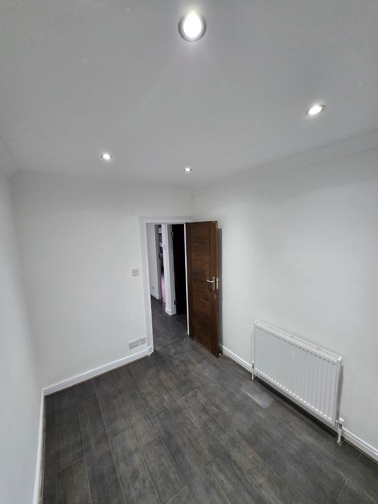 3 Bedroom Detached to Rent in Ilford, IG3 9DB