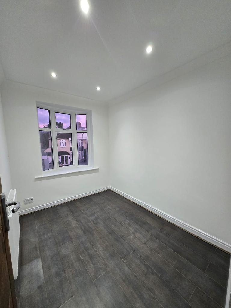 3 Bedroom Detached to Rent in Ilford, IG3 9DB