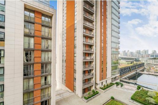 3 Bedroom Apartment to Rent in London, E16 1BS