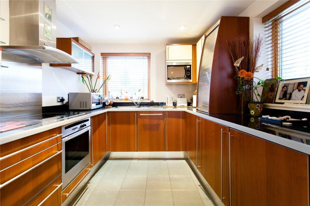 Apollo Building, 1 Newton Place, Westferry, Canary Wharf, London, E14 3TS