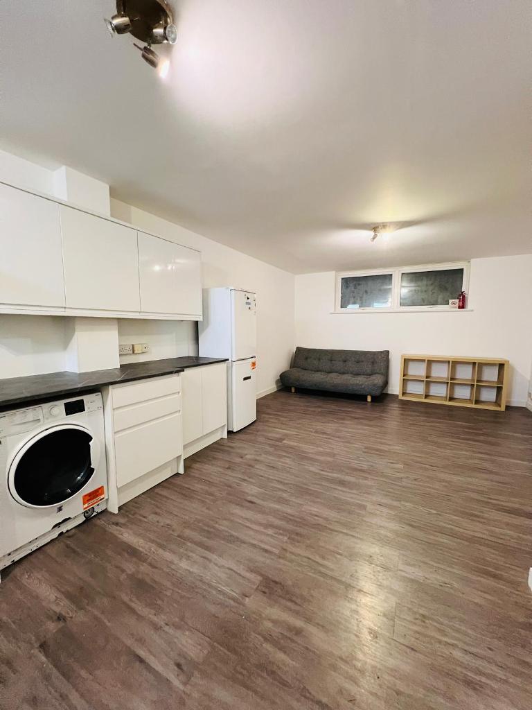 6 Blondin Street, Bow, Mile End, Stratford, Bethel green, London, E3 2TR