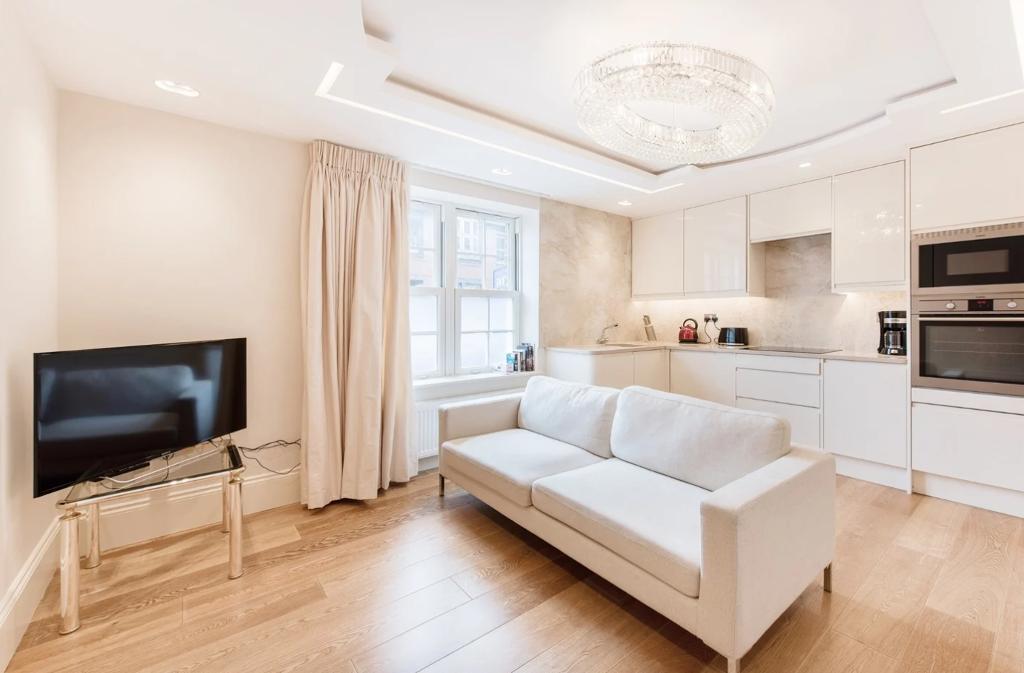 Mitford Building, 10 Dawes road, Fulham Broadway, London, SW6 7EW